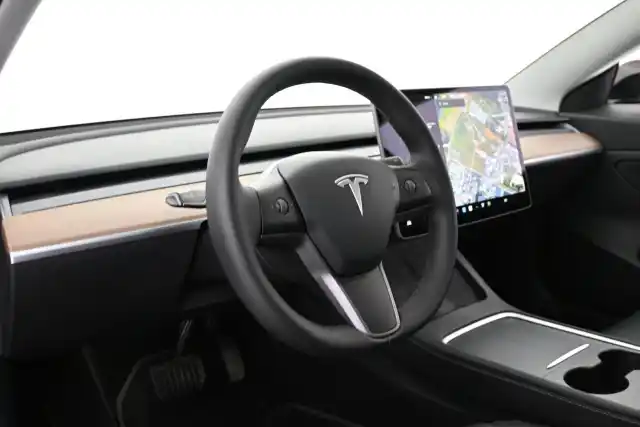 Musta Sedan, Tesla Model 3 – VAR-47665