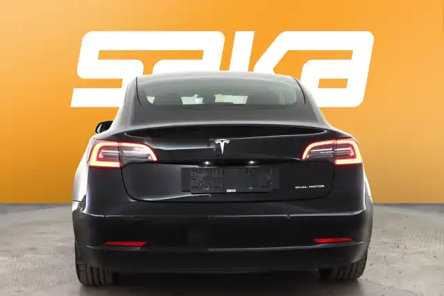 Musta Sedan, Tesla Model 3 – VAR-47665