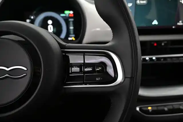 valkoinen Viistoperä, Fiat 500e – VAR-47806