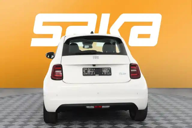 valkoinen Viistoperä, Fiat 500e – VAR-47806