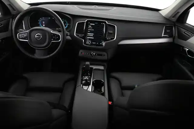 Valkoinen Maastoauto, Volvo XC90 – VAR-47830