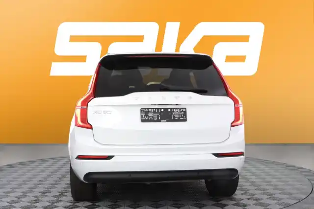 Valkoinen Maastoauto, Volvo XC90 – VAR-47830