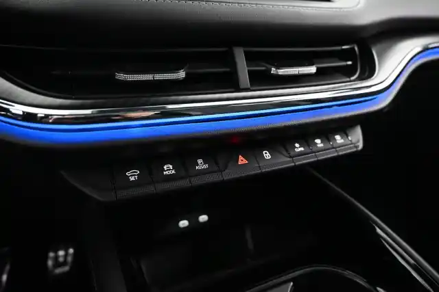 Musta Maastoauto, Skoda Enyaq – VAR-47850