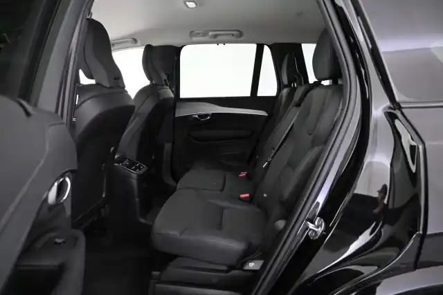 Musta Maastoauto, Volvo XC90 – VAR-47881