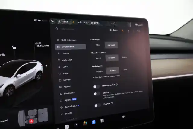 Valkoinen Maastoauto, Tesla Model Y – VAR-47997