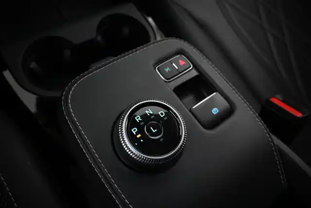 Musta Maastoauto, Ford Mustang Mach-E – VAR-48020
