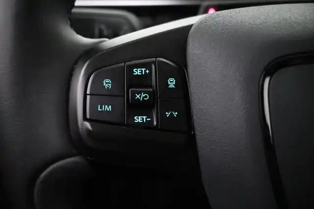 Musta Maastoauto, Ford Mustang Mach-E – VAR-48020