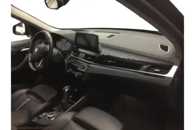 Musta Maastoauto, BMW X1 – VAR-48266