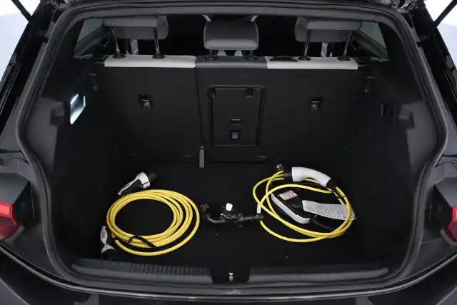 Musta Viistoperä, Volkswagen ID.3 – VAR-48273
