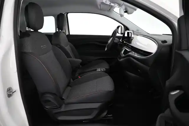 Valkoinen Viistoperä, Fiat 500e – VAR-48323
