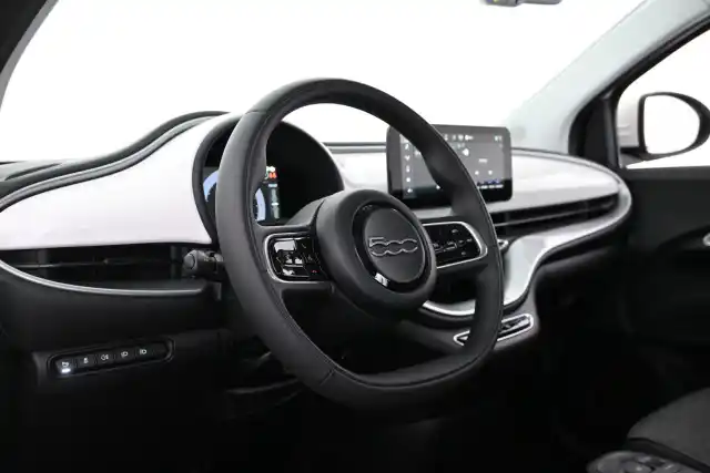 Valkoinen Viistoperä, Fiat 500e – VAR-48323