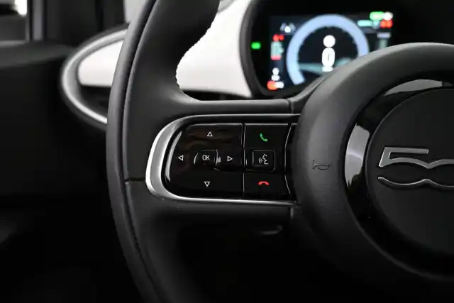 Valkoinen Viistoperä, Fiat 500e – VAR-48323