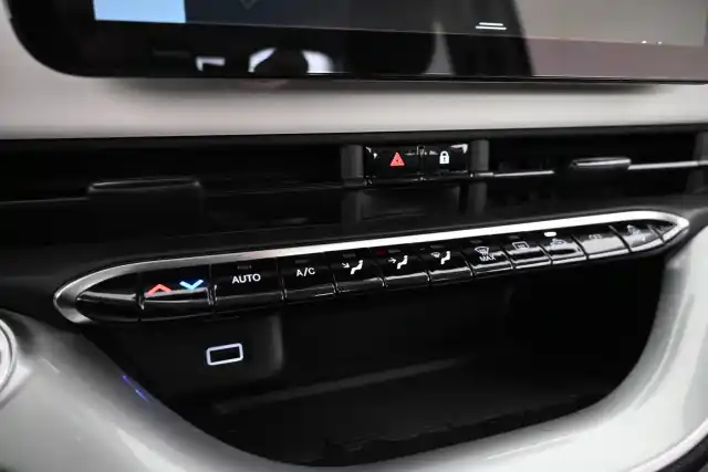 Valkoinen Viistoperä, Fiat 500e – VAR-48323