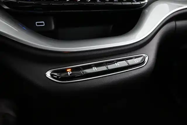 Valkoinen Viistoperä, Fiat 500e – VAR-48323