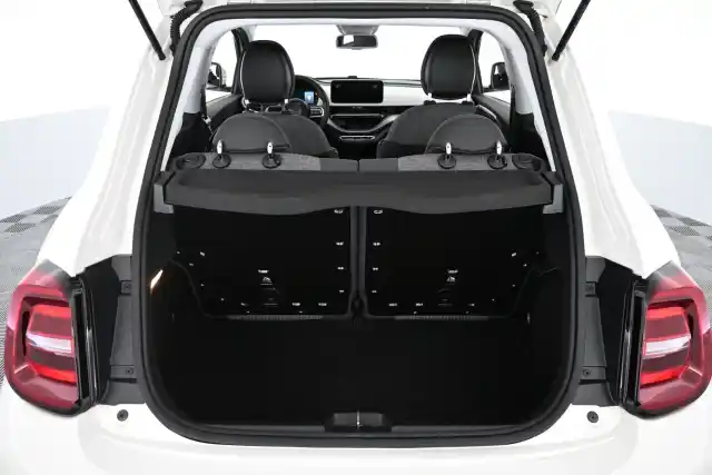 Valkoinen Viistoperä, Fiat 500e – VAR-48323