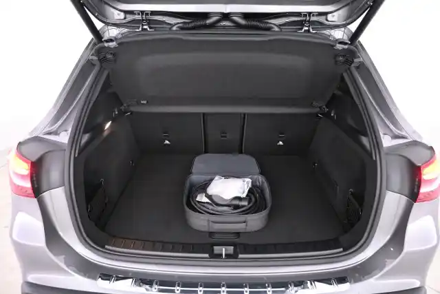 Harmaa Maastoauto, Mercedes-Benz EQA – VAR-48379