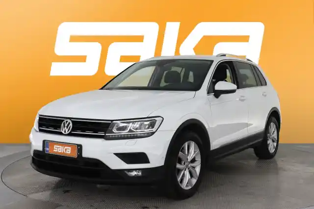 Valkoinen Maastoauto, Volkswagen Tiguan – VAR-48410