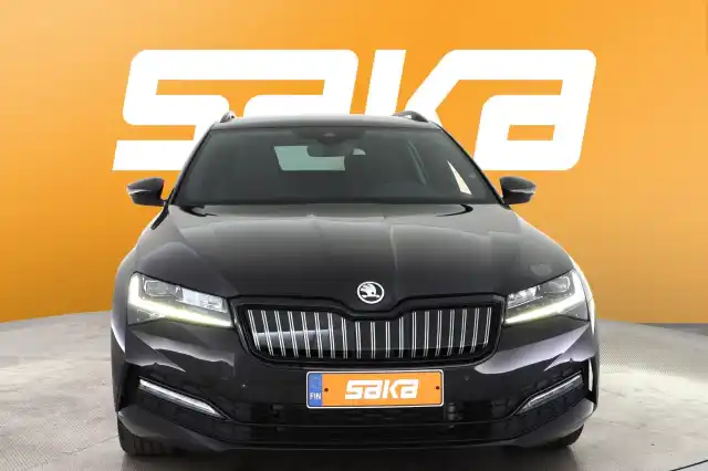 Musta Farmari, Skoda Superb – VAR-48510