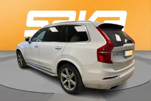 Valkoinen Maastoauto, Volvo XC90 – VAR-48555