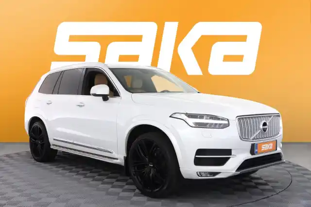 Valkoinen Maastoauto, Volvo XC90 – VAR-48555