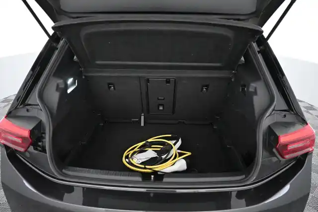 Valkoinen Viistoperä, Volkswagen ID.3 – VAR-48641