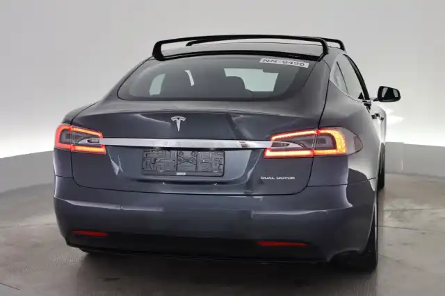 Harmaa Sedan, Tesla Model S – VAR-48697