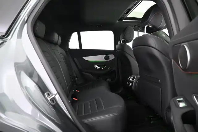 Harmaa Maastoauto, Mercedes-Benz EQC – VAR-48719