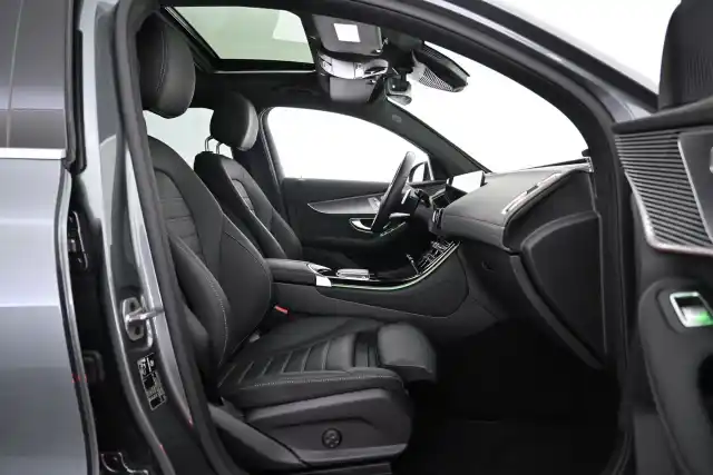Harmaa Maastoauto, Mercedes-Benz EQC – VAR-48719