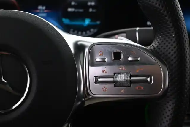 Harmaa Maastoauto, Mercedes-Benz EQC – VAR-48719