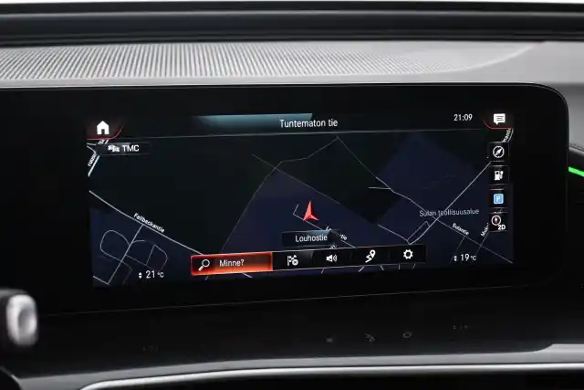 Harmaa Maastoauto, Mercedes-Benz EQC – VAR-48719