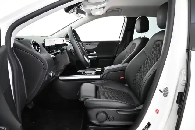 Valkoinen Tila-auto, Mercedes-Benz B – VAR-48748