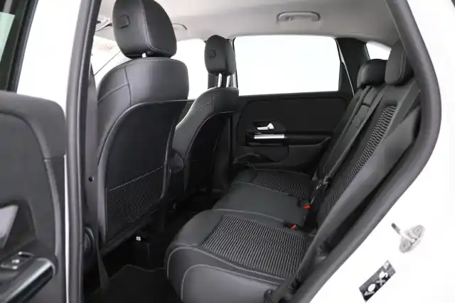 Valkoinen Tila-auto, Mercedes-Benz B – VAR-48748