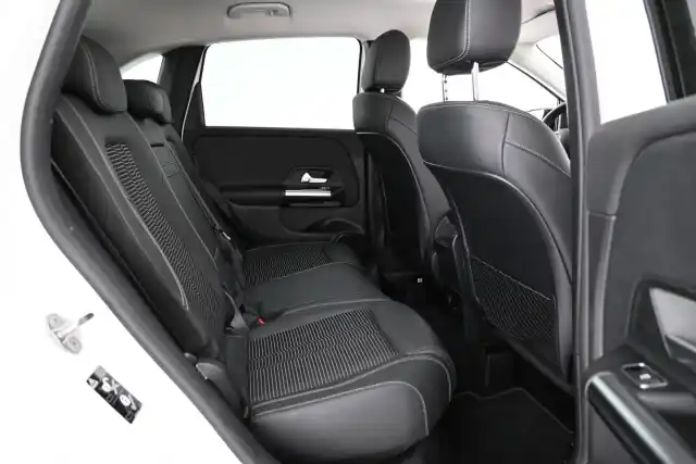 Valkoinen Tila-auto, Mercedes-Benz B – VAR-48748