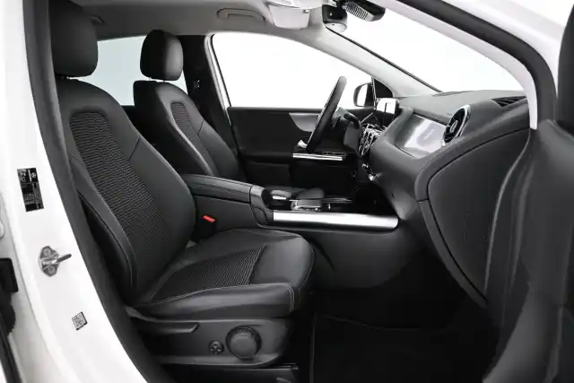 Valkoinen Tila-auto, Mercedes-Benz B – VAR-48748