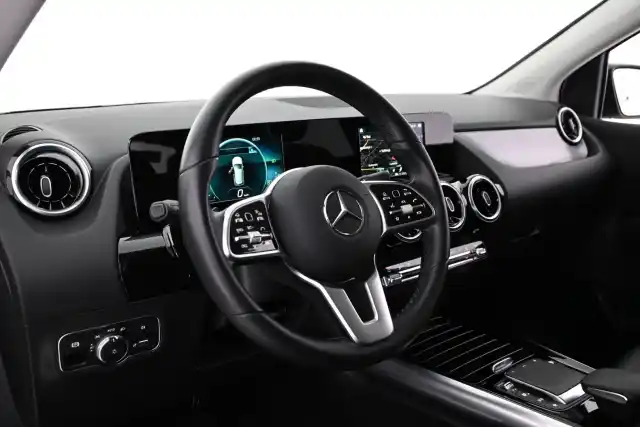 Valkoinen Tila-auto, Mercedes-Benz B – VAR-48748