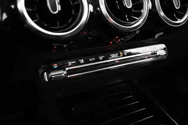 Valkoinen Tila-auto, Mercedes-Benz B – VAR-48748
