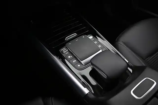 Valkoinen Tila-auto, Mercedes-Benz B – VAR-48748