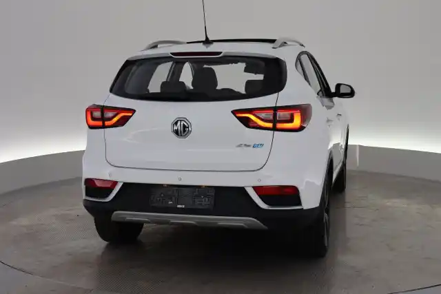 Punainen Maastoauto, Volkswagen ID.4 – VAR-48834