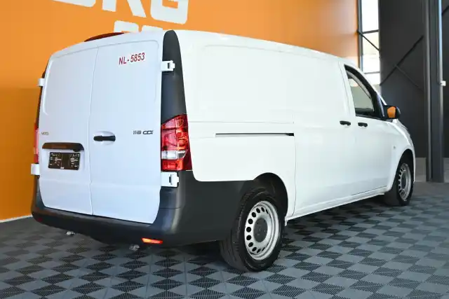 Valkoinen Pakettiauto, Mercedes-Benz Vito – VAR-48978