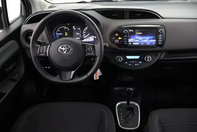 Valkoinen Viistoperä, Toyota Yaris – VAR-49131