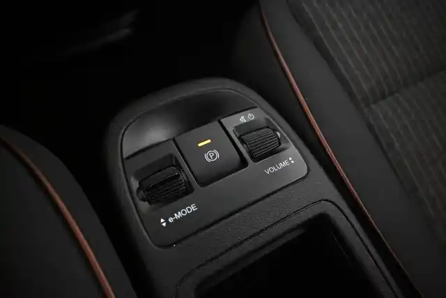 valkoinen Viistoperä, Fiat 500e – VAR-49337