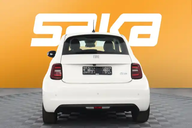 valkoinen Viistoperä, Fiat 500e – VAR-49337