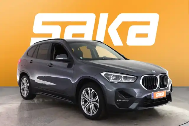 Harmaa Maastoauto, BMW X1 – VAR-49422