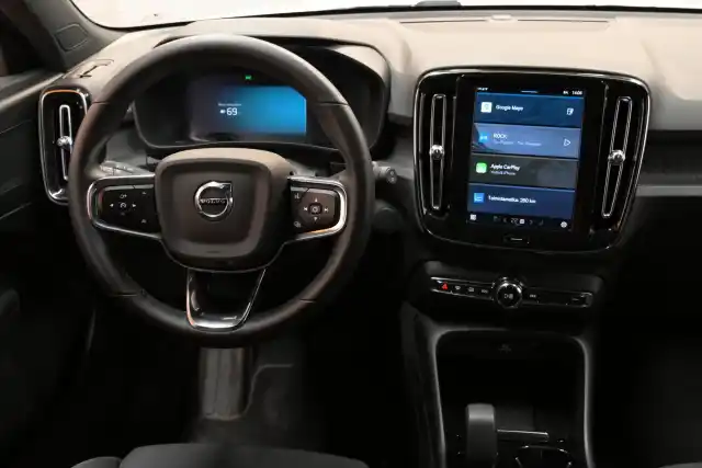 Valkoinen Maastoauto, Volvo XC40 – VAR-49428