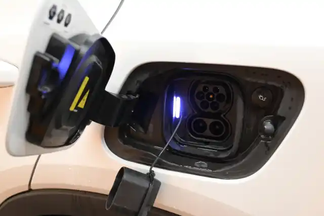 Valkoinen Maastoauto, Volvo XC40 – VAR-49428