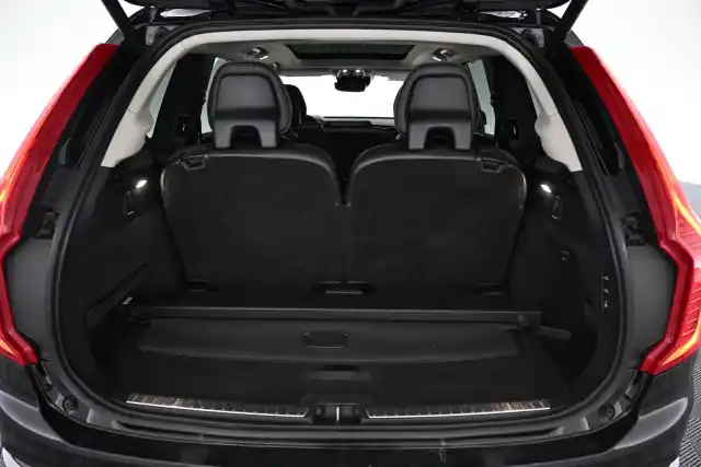 Musta Maastoauto, Volvo XC90 – VAR-49647