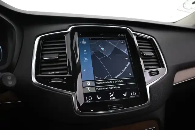 Musta Maastoauto, Volvo XC90 – VAR-49647