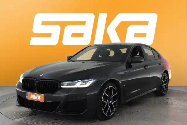 Harmaa Sedan, BMW 545 – VAR-49656