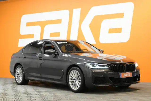 Harmaa Sedan, BMW 545 – VAR-49656