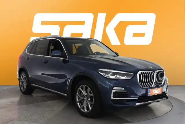 Sininen Maastoauto, BMW X5 – VAR-49672